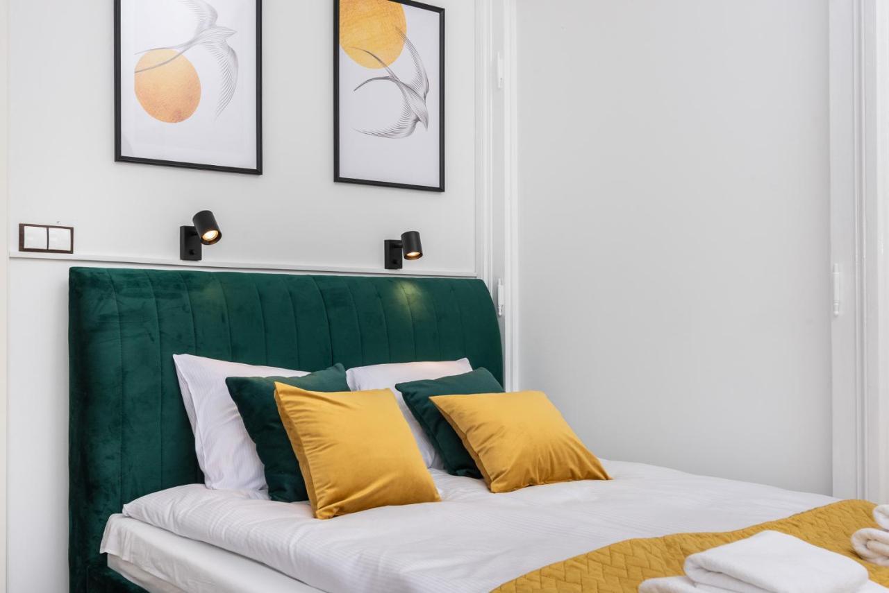 Premium Splendid Old Town Suites - By Upstairs Krakow Exterior photo